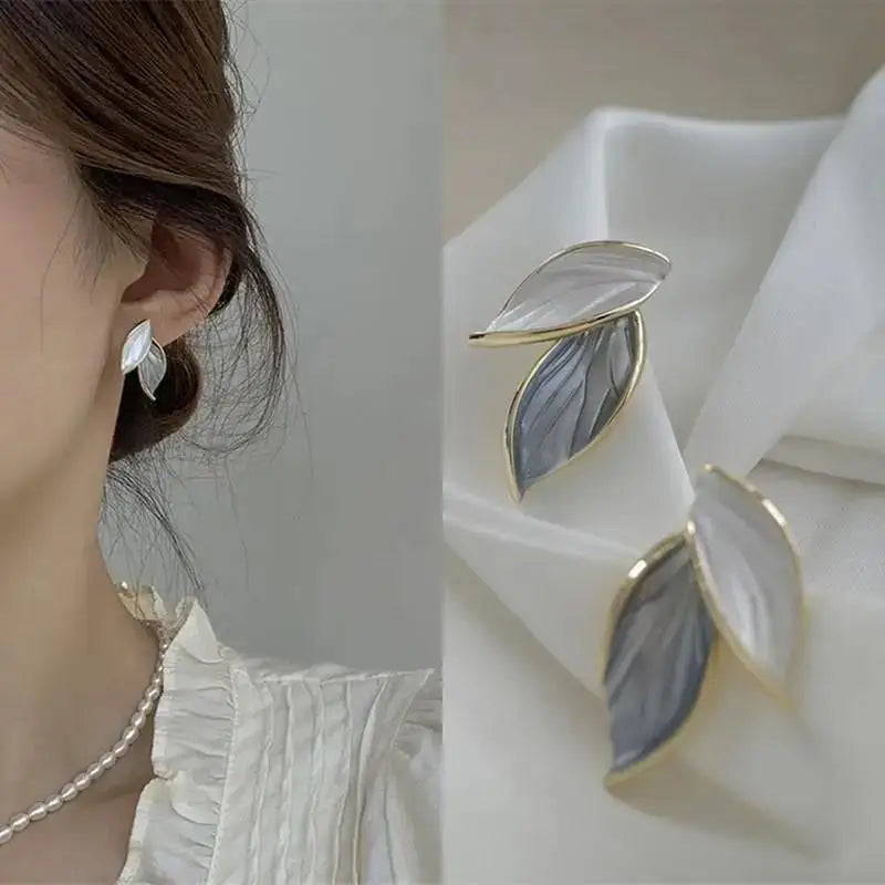 925 Silver Needle Korean Fashion Bowknot Tulip Earrings For Women Jewelry 2026 Trending New Women's White Flower Earrings Brinco