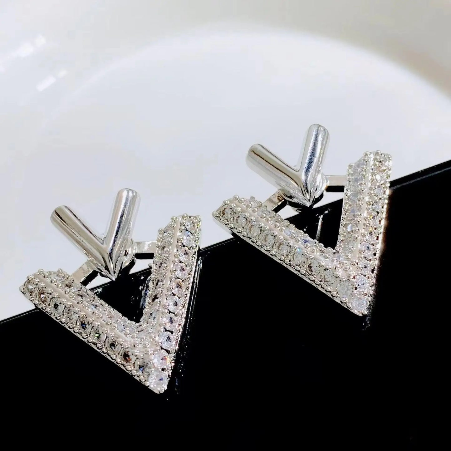 925 Silver Needle Korean Fashion Crystal Heart Earrings For Women Jewelry 2026 Trending New Luxury Women's Hoop Earrings Brincos